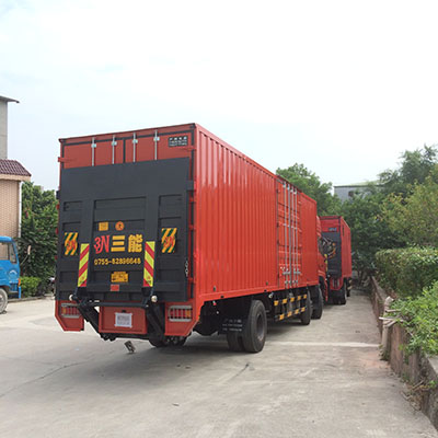 美國(guó)汽車(chē)尾板，創(chuàng)新設(shè)計(jì)與實(shí)用功能的完美結(jié)合